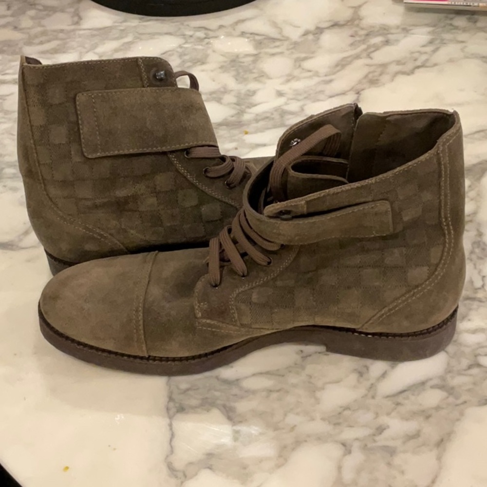 Louis Vuitton men’s boots 11 - Picture 2 of 8